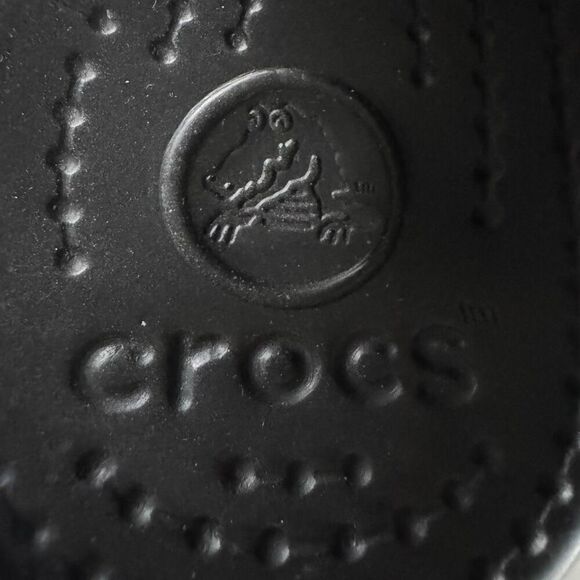 Crocs Black Flip Flops Youth Size 4 - Picture 8 of 11